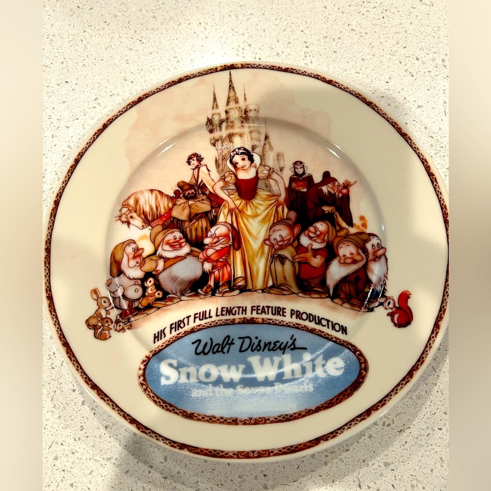Disney Snow White 75th Anniversary Plate  Dillard’s Special Edition Limited